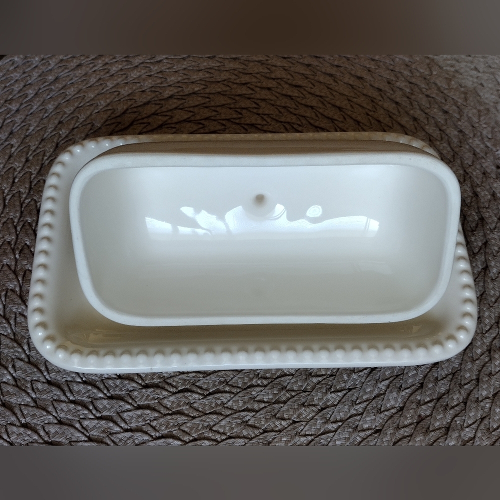 Pottery Barn Elegant Cream Butter Dish - Picture 5 of 13
